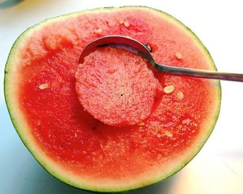 吃瓜西瓜被打掉,吃瓜西瓜被打掉背后的真相揭秘