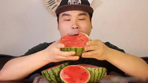 搞笑片吃瓜,笑料横生！吃瓜群众解锁搞笑片新境界